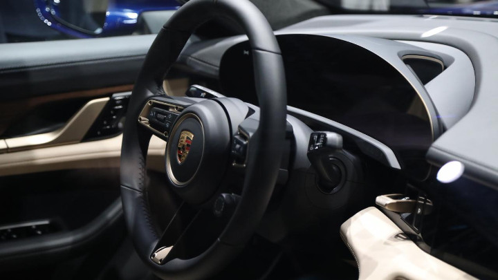 PORSCHE TAYCAN 2019 interieur